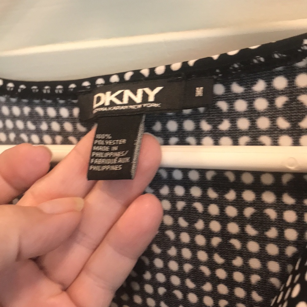 DKNY top
